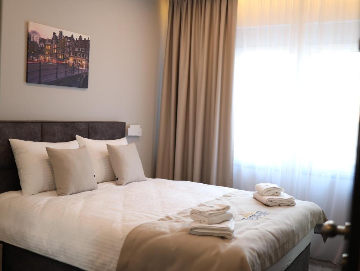 Templum Apartments - Slavija Square Белград Стая снимка