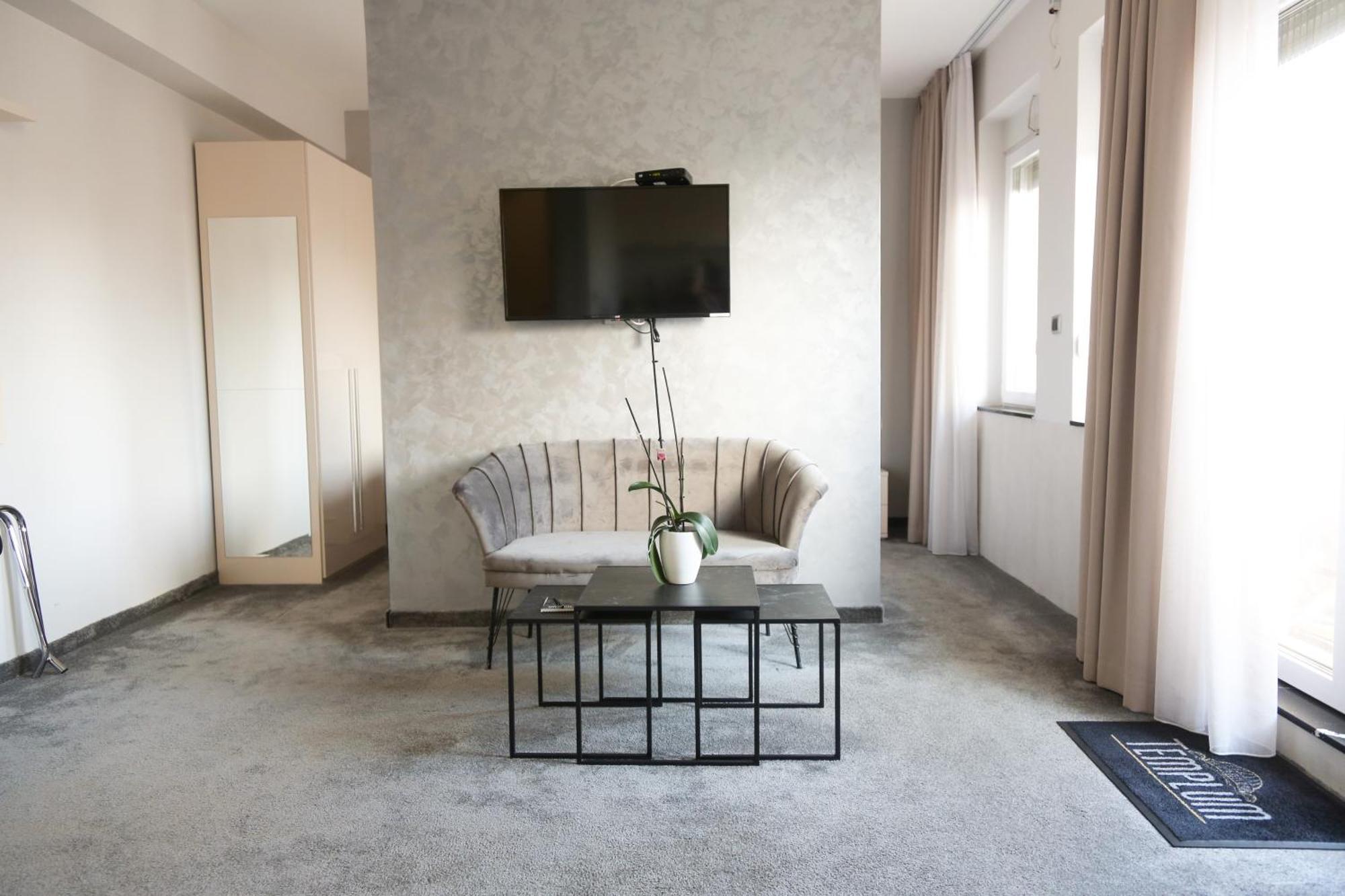 Templum Apartments - Slavija Square Белград Екстериор снимка